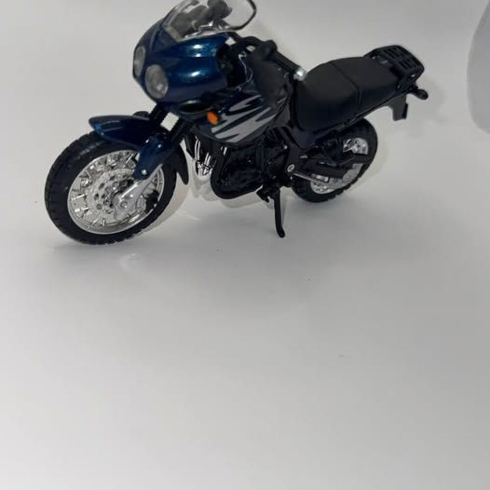 Maisto Triumph Tiger Diecast Motorcycle